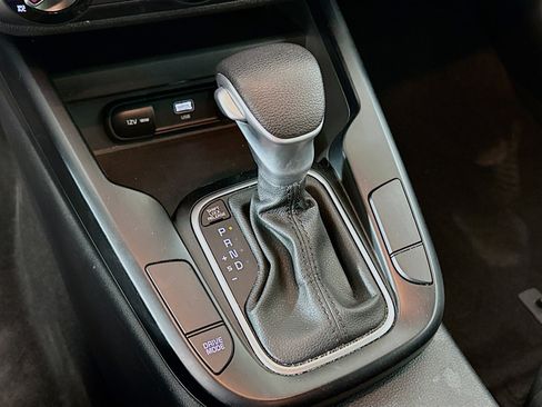 Used 2025 Kia Soul LX w/ LX Technology Package FWD image 24
