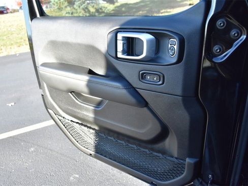 Used 2022 Jeep Wrangler Unlimited Sahara image 26