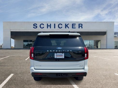 Used 2025 Ford Expedition Max Active RWD image 4