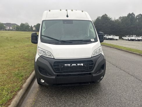 Used 2024 RAM ProMaster 2500 w/ Convenience Group FWD image 5