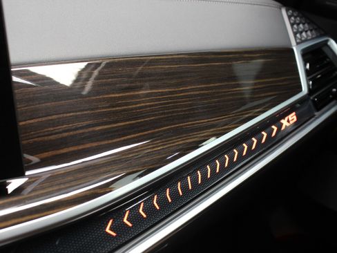 Used 2024 BMW X5 sDrive40i w/ Premium Package image 40