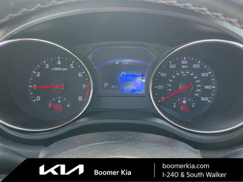 Used 2019 Kia Sedona EX image 22