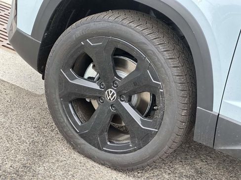 New 2026 Volkswagen Taos SEL AWD/4WD image 7