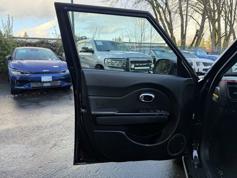 Used 2016 Kia Soul + w/ Tarmac Special Edition image 26