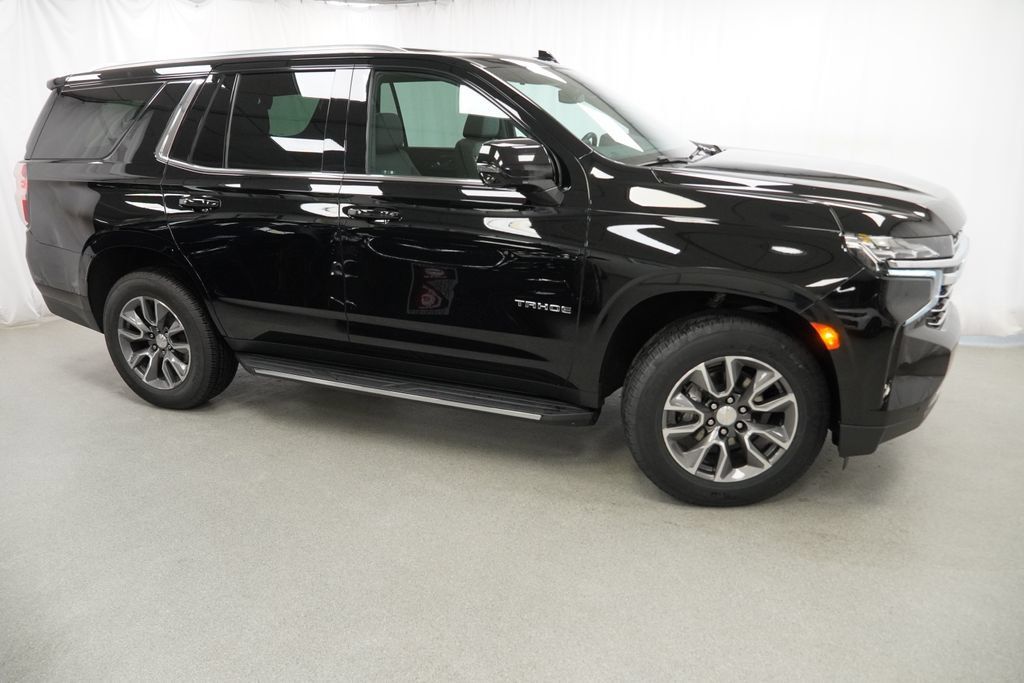 Used 2022 Chevrolet Tahoe LT w/ Luxury Package AWD/4WD image 5