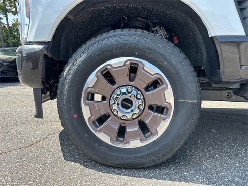 New 2025 Ford F350 King Ranch w/ FX4 Off-Road Package image 9