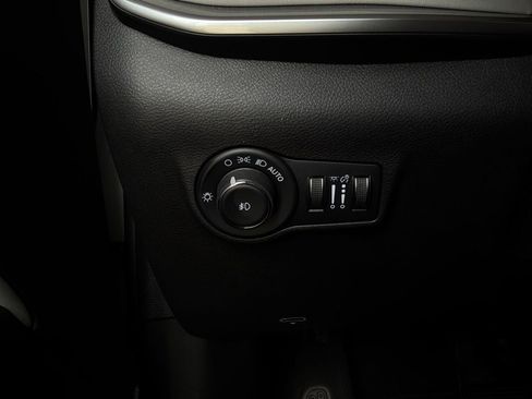 Used 2025 Jeep Compass Limited AWD/4WD image 22