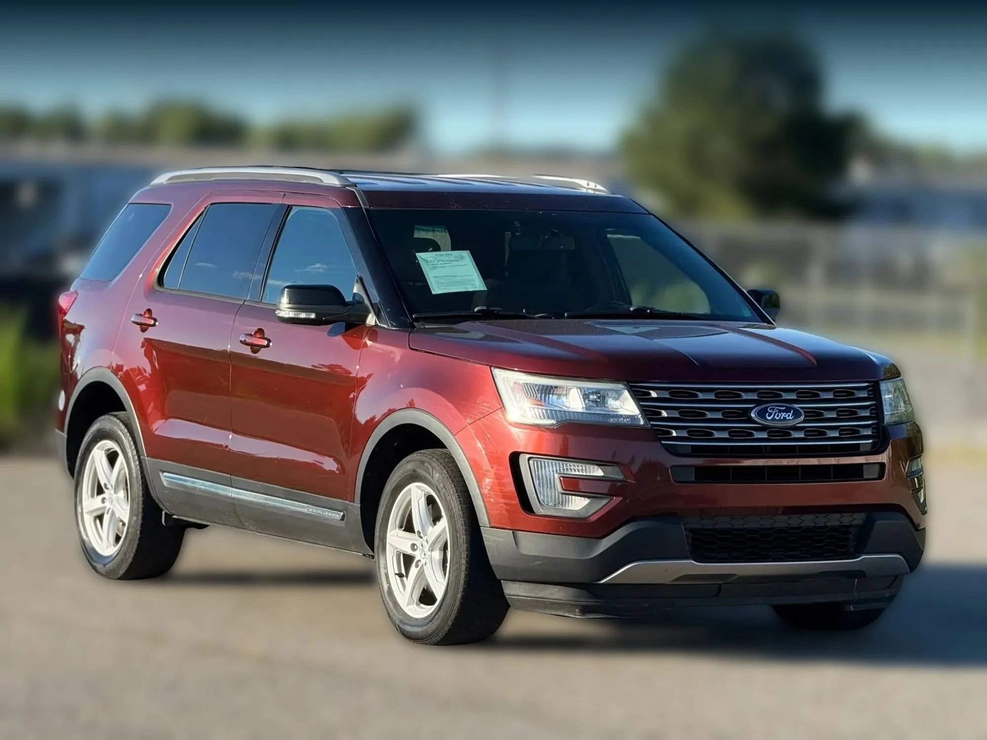 Used 2016 Ford Explorer XLT w/ Equipment Group 201A AWD/4WD image 1