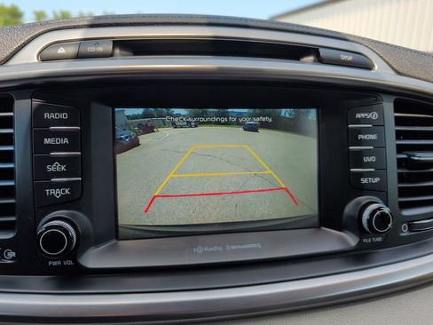 Used 2018 Kia Sorento EX FWD image 19