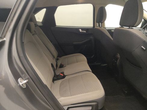 Used 2020 Ford Escape SE image 19