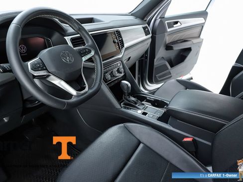 Used 2022 Volkswagen Atlas Cross Sport SE w/ Panoramic Sunroof Package FWD image 19