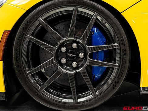 Used 2020 Ford GT Carbon Series RWD image 38
