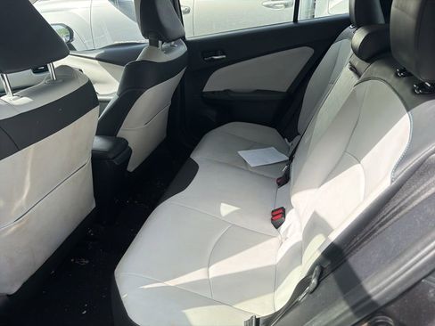 Used 2016 Toyota Prius Four FWD image 10