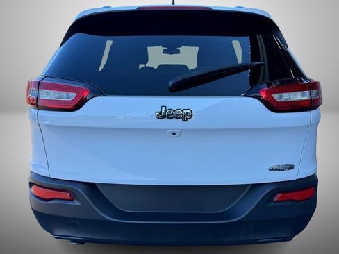 Used 2017 Jeep Cherokee Latitude w/ Comfort/Convenience Group image 8