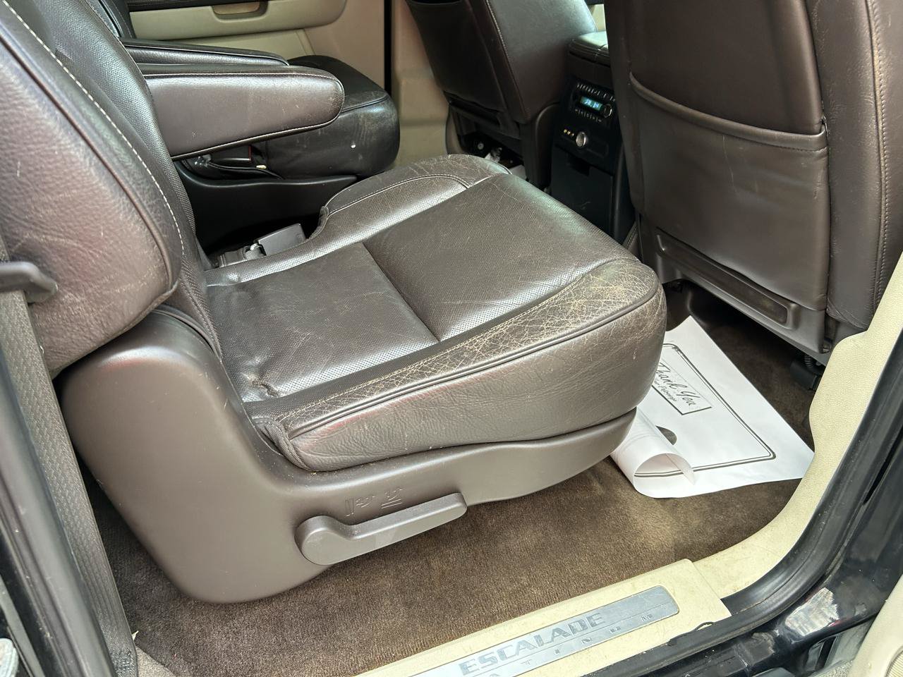 Used 2011 Cadillac Escalade ESV Platinum AWD/4WD image 11