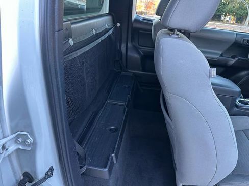 Used 2018 Toyota Tacoma SR image 13