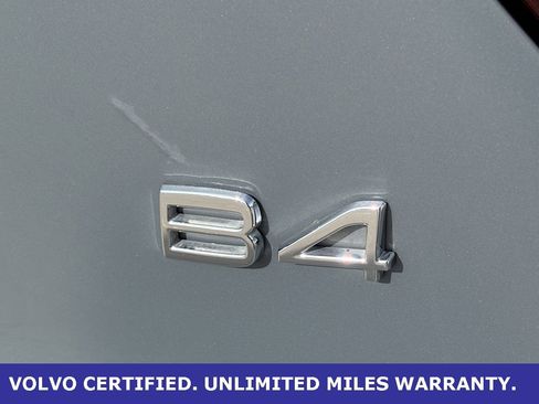 Certified 2023 Volvo XC40 B4 Plus image 10