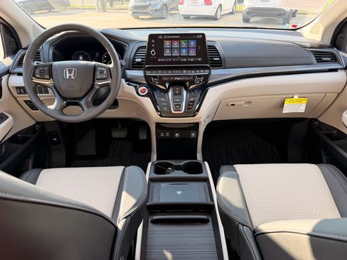 Certified 2026 Honda Odyssey Elite image 2