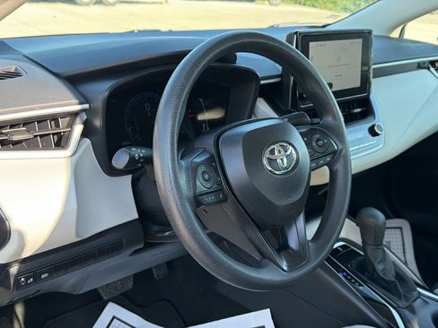 Used 2026 Toyota Corolla LE FWD image 14