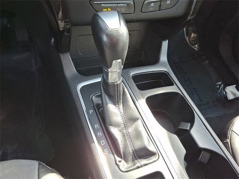 Certified 2018 Ford Escape SE w/ SE Sport Appearance Package image 12