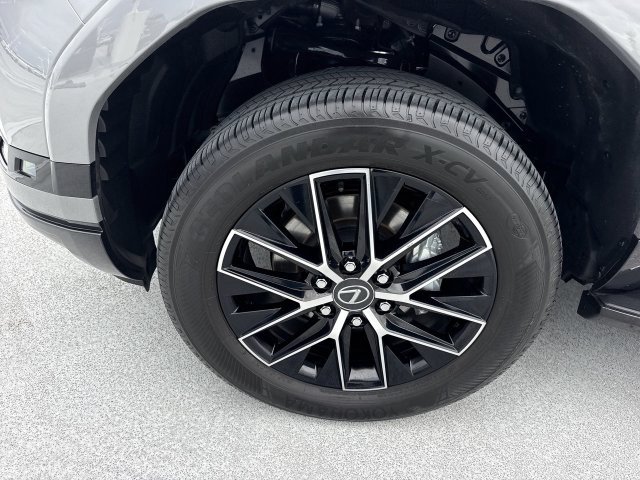 Certified 2024 Lexus GX 550 w/ Cold Area Package AWD/4WD image 10