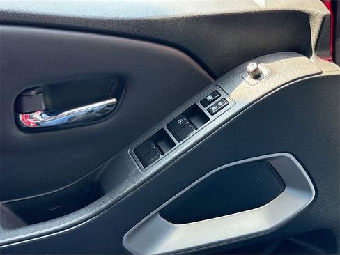 Used 2022 Nissan Frontier SV image 24