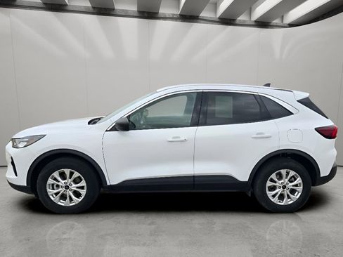 Used 2024 Ford Escape Active AWD/4WD image 2