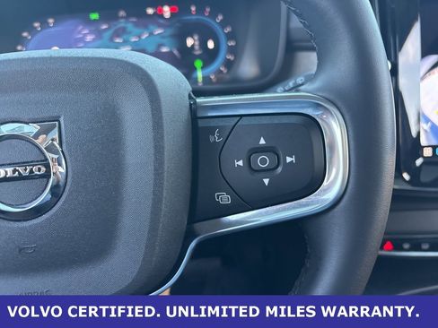 Certified 2025 Volvo XC40 B5 Core image 23