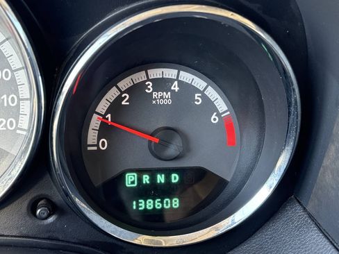 Used 2011 Dodge Caliber Mainstreet FWD image 39