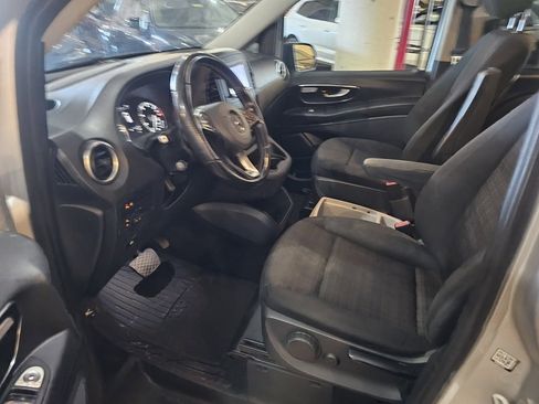 Used 2016 Mercedes-Benz Metris Passenger image 15