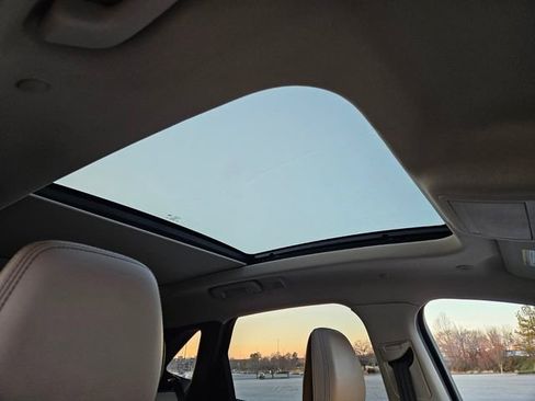 Used 2020 Ford Escape Titanium image 21