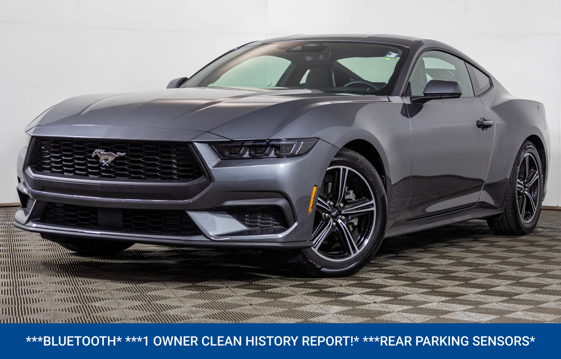Used 2025 Ford Mustang Coupe RWD image 2