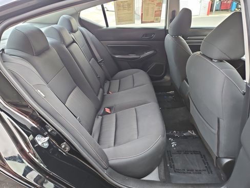 Used 2024 Nissan Altima 2.5 SV image 17