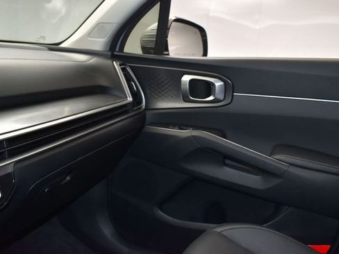 Certified 2025 Kia Sorento S w/ Panoramic Sunroof Package image 26