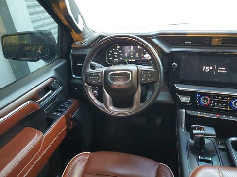 Used 2024 GMC Sierra 1500 Denali Ultimate AWD/4WD image 13