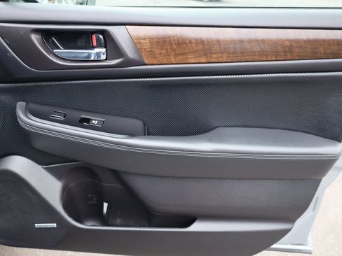 Used 2016 Subaru Outback 2.5i Limited image 16