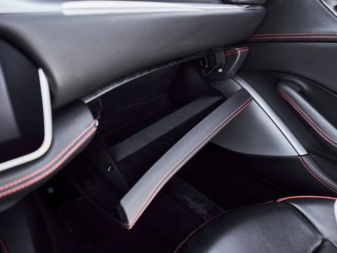 Used 2020 Ferrari Portofino RWD image 76