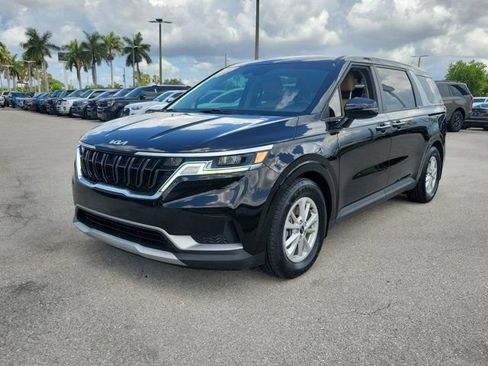Used 2022 Kia Carnival LX FWD image 3