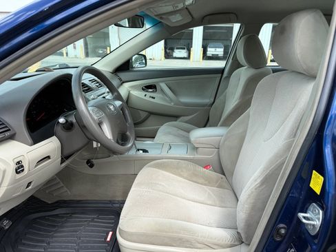 Used 2011 Toyota Camry LE FWD image 2