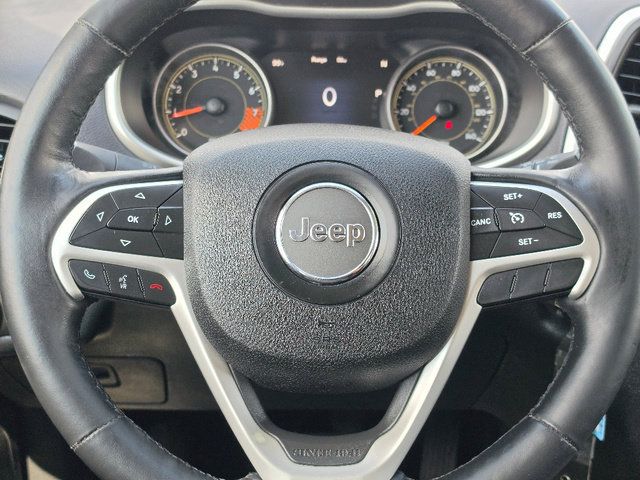 Used 2015 Jeep Cherokee Trailhawk w/ Cold Weather Group AWD/4WD image 28
