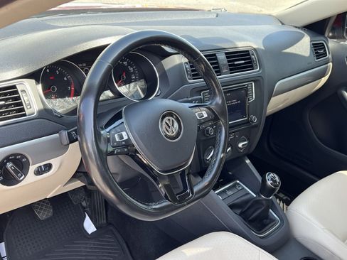 Used 2018 Volkswagen Jetta SE FWD image 17