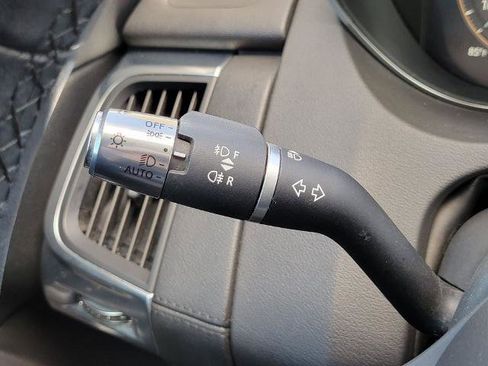 Used 2021 Jaguar E-PACE SE image 32