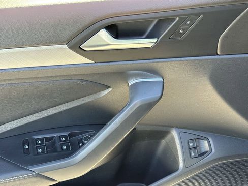 Used 2023 Volkswagen Jetta SE w/ Panoramic Sunroof Package FWD image 15