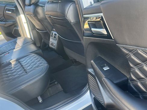 Used 2024 Mitsubishi Outlander SEL AWD/4WD image 21
