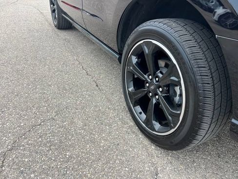 Certified 2024 Ford Expedition Limited AWD/4WD image 28
