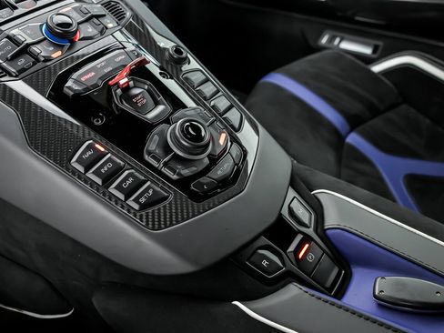 Used 2019 Lamborghini Aventador SVJ image 46