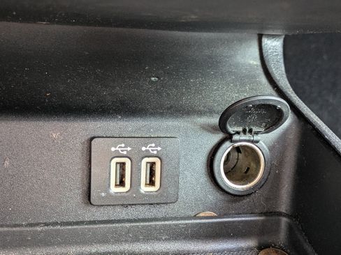 Used 2020 Ford Fusion SE FWD image 23