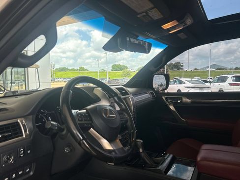 Used 2021 Lexus GX 460 Premium w/ Premium Package AWD/4WD image 12