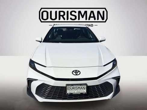 Used 2025 Toyota Camry SE w/ Convenience Package FWD image 8