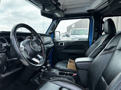 Used 2023 Jeep Gladiator Mojave w/ Cold Weather Group image 10